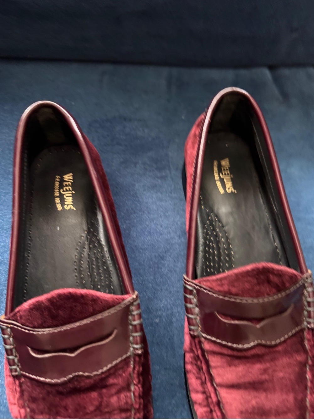 G.H. Bass & Co. Weejuns Burgundy Velvet Penny. Loafers Size 9M - Picture 3 of 8